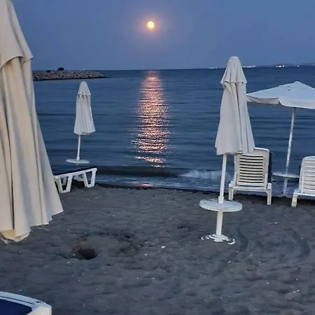 In The Center Of Sarafovo Apartment